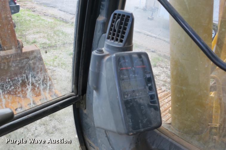 image for item DE3744 2004 John Deere 120C excavator