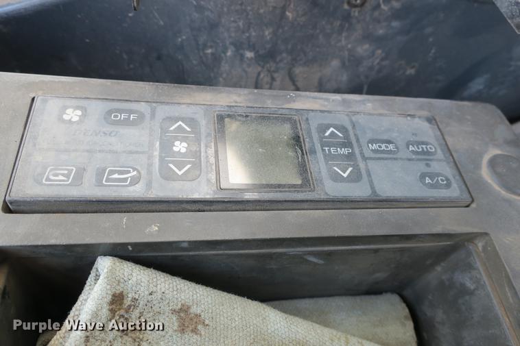 image for item DE3744 2004 John Deere 120C excavator