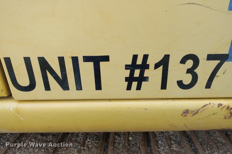 image for item DE3744 2004 John Deere 120C excavator