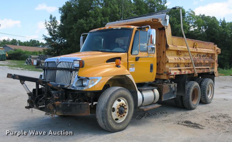image for item DE3746 2006 International 7400 dump truck