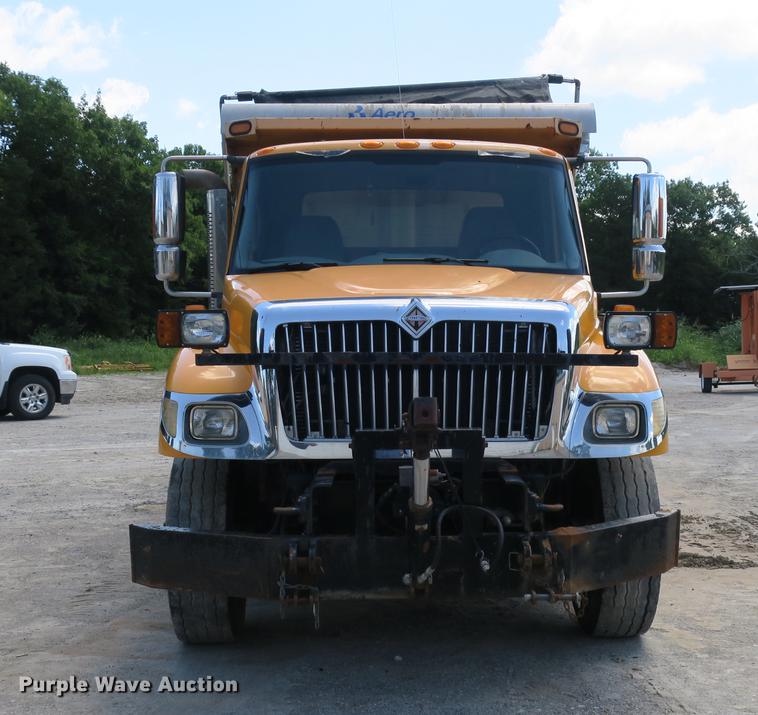 image for item DE3746 2006 International 7400 dump truck