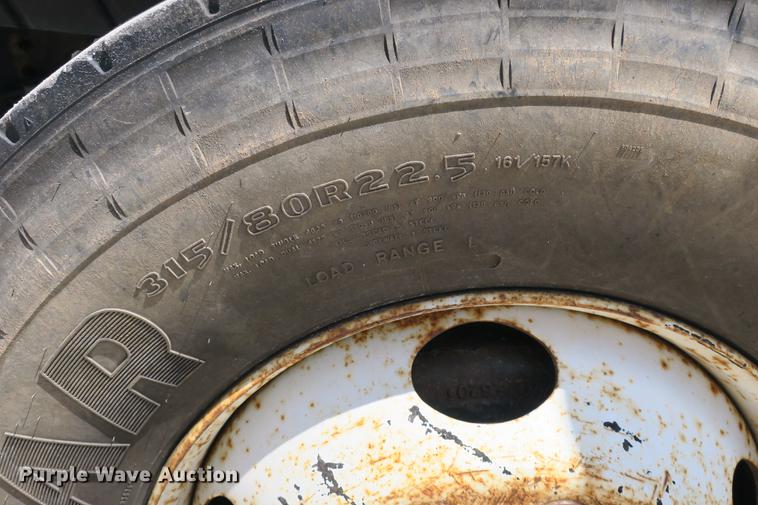 image for item DE3746 2006 International 7400 dump truck