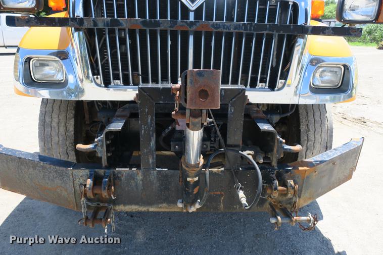 image for item DE3746 2006 International 7400 dump truck