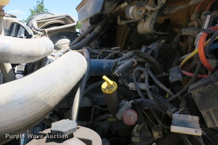 image for item DE3746 2006 International 7400 dump truck