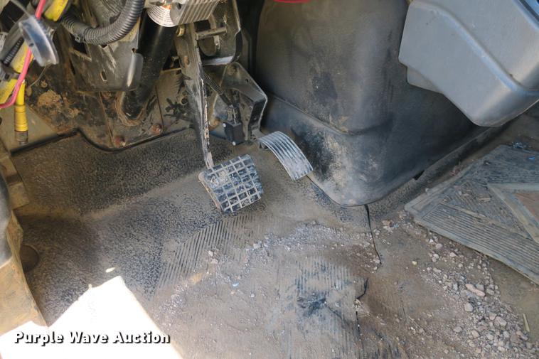 image for item DE3746 2006 International 7400 dump truck