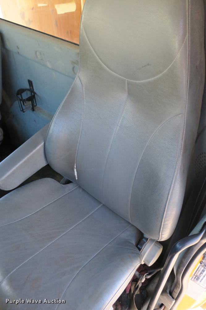 image for item DE3746 2006 International 7400 dump truck