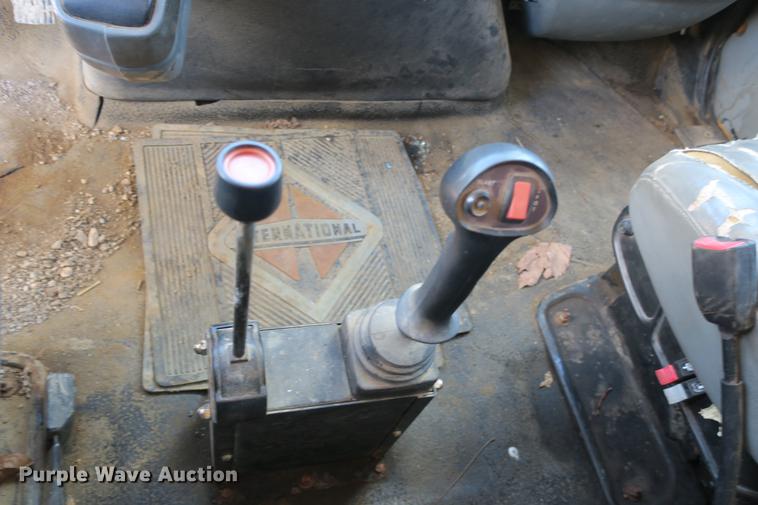 image for item DE3746 2006 International 7400 dump truck