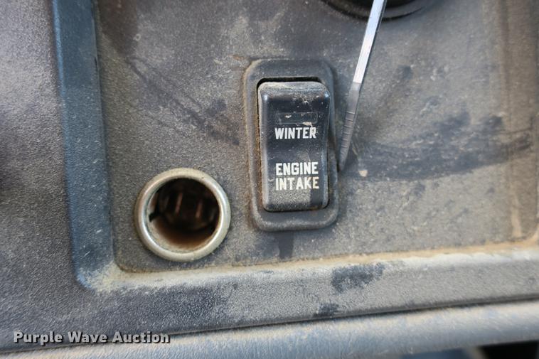 image for item DE3746 2006 International 7400 dump truck