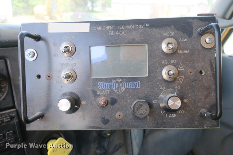 image for item DE3746 2006 International 7400 dump truck