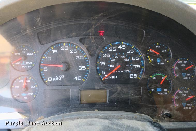 image for item DE3746 2006 International 7400 dump truck