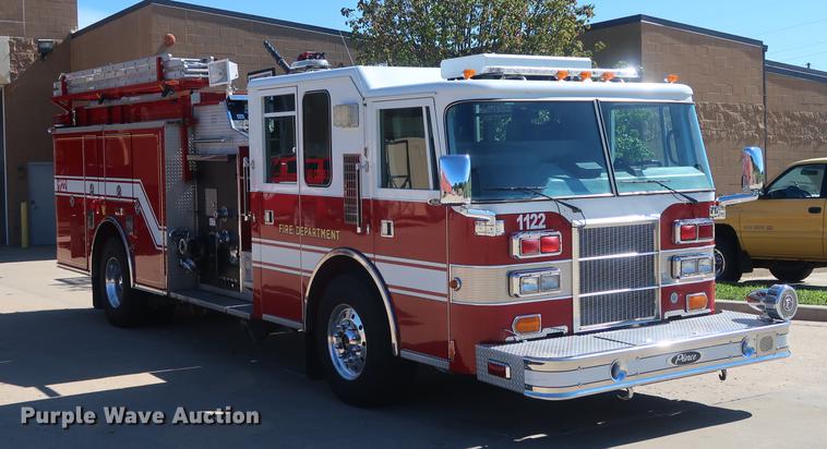 image for item DF3251 1996 Pierce fire truck