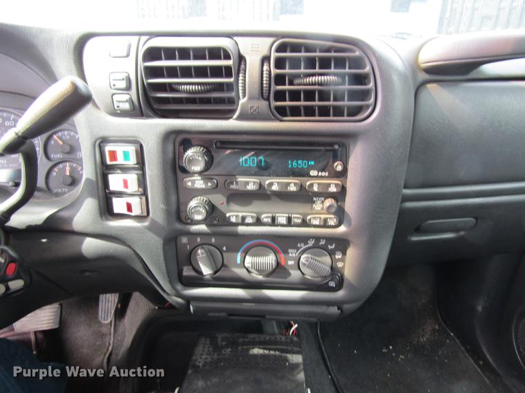 image for item DF3817 2003 Chevrolet S10 Crew Cab pickup truck