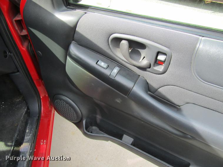 image for item DF3817 2003 Chevrolet S10 Crew Cab pickup truck