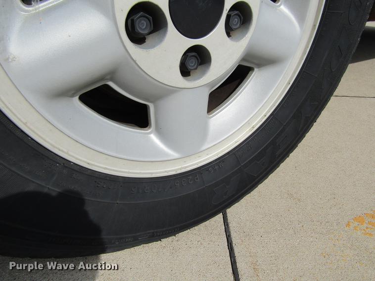 image for item DF3817 2003 Chevrolet S10 Crew Cab pickup truck