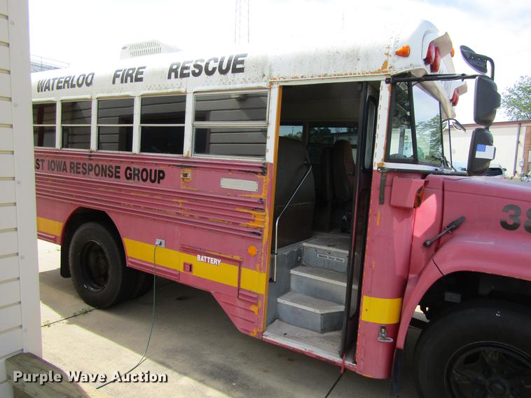 image for item DF3818 1995 GMC Blue Bird DV200G shuttle bus