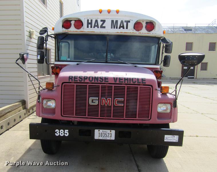 image for item DF3818 1995 GMC Blue Bird DV200G shuttle bus