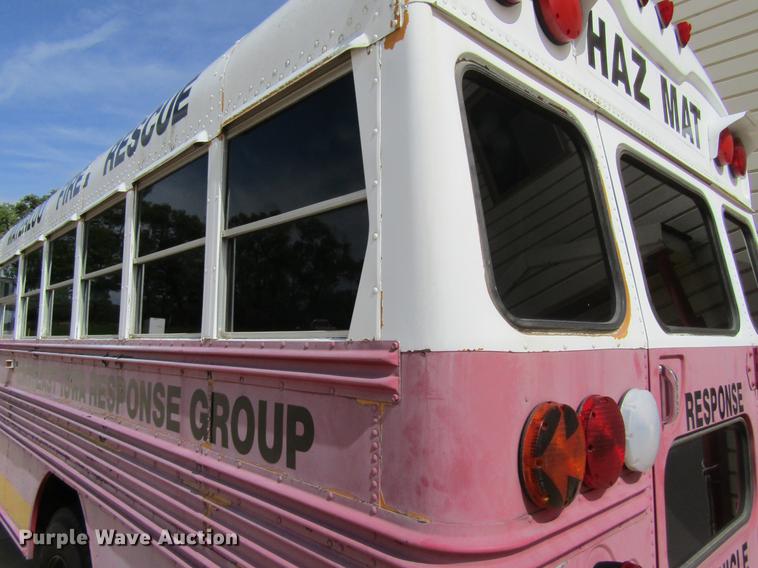 image for item DF3818 1995 GMC Blue Bird DV200G shuttle bus