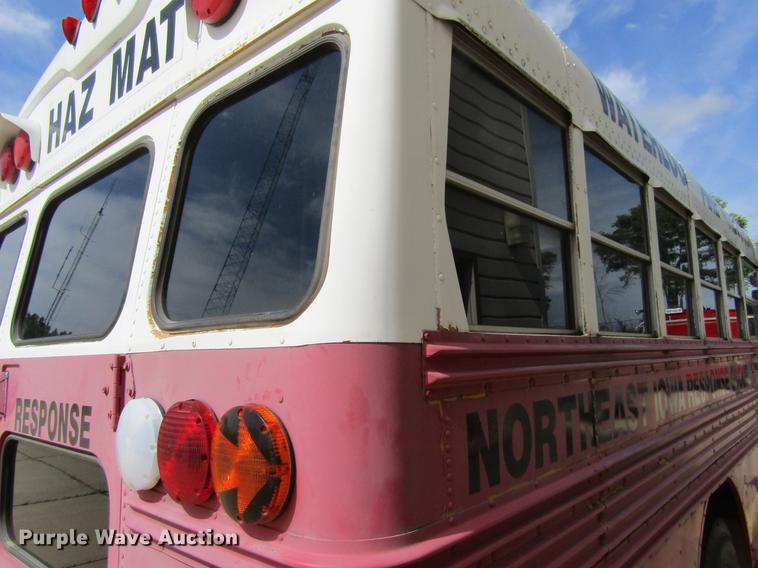 image for item DF3818 1995 GMC Blue Bird DV200G shuttle bus