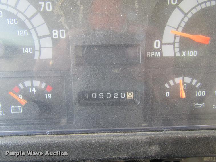 image for item DF3818 1995 GMC Blue Bird DV200G shuttle bus