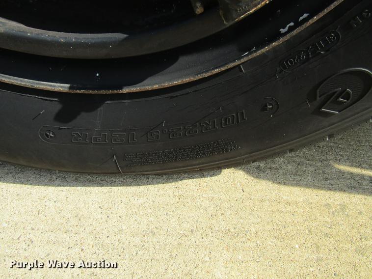 image for item DF3818 1995 GMC Blue Bird DV200G shuttle bus