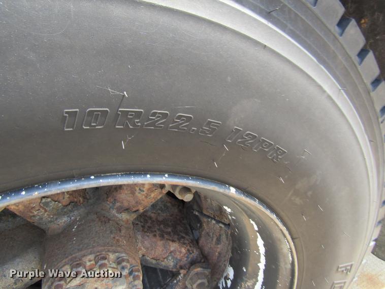 image for item DF3818 1995 GMC Blue Bird DV200G shuttle bus