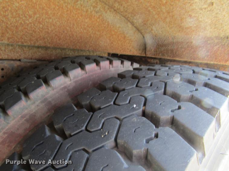 image for item DF3818 1995 GMC Blue Bird DV200G shuttle bus