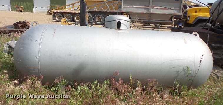 image for item DV9346 1974 Trinity propane tank