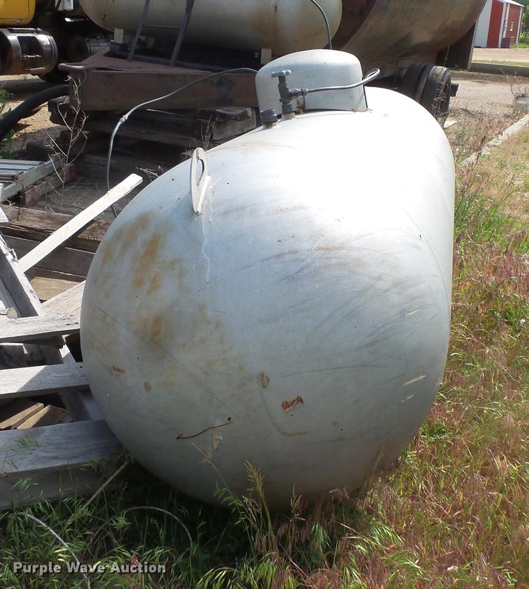 image for item DV9346 1974 Trinity propane tank