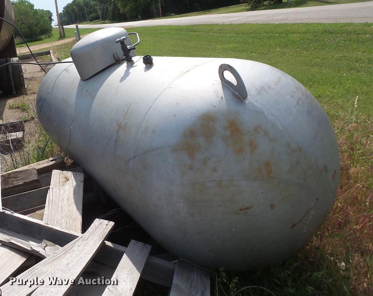 image for item DV9346 1974 Trinity propane tank