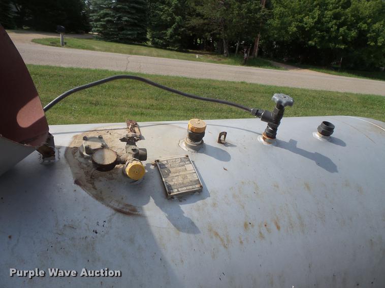 image for item DV9346 1974 Trinity propane tank