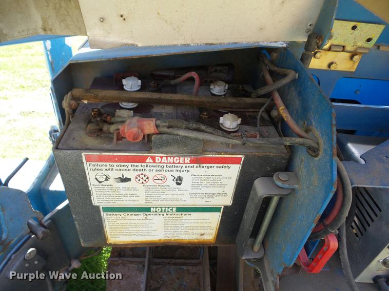 image for item EI9830 Genie TMZ-34-19 boom lift