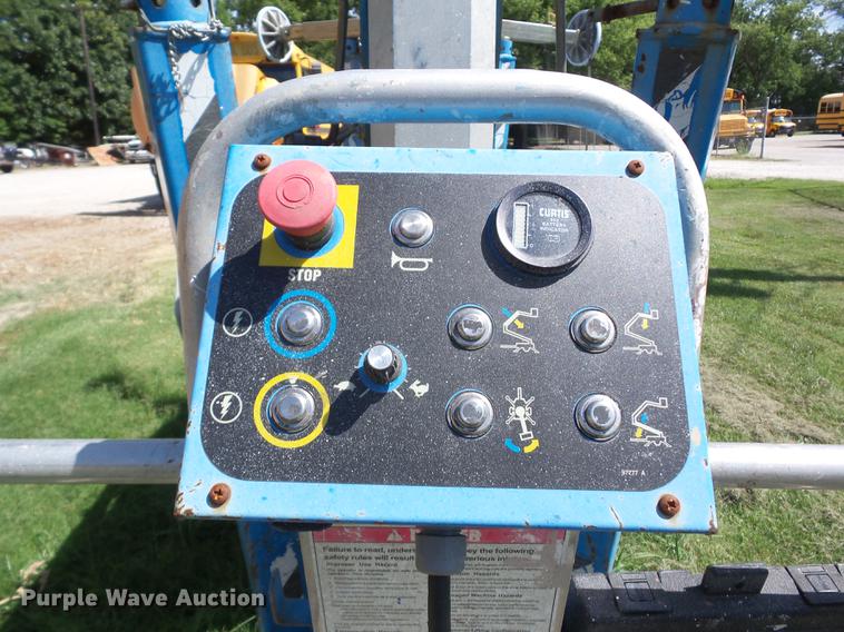 image for item EI9830 Genie TMZ-34-19 boom lift