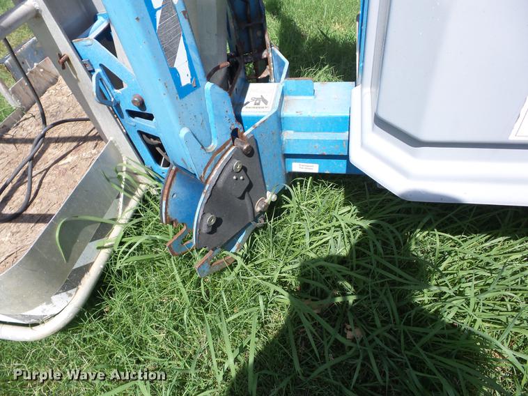 image for item EI9830 Genie TMZ-34-19 boom lift