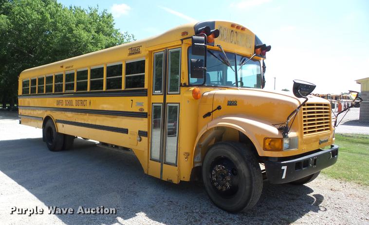 image for item EI9831 2000 International 3800 school bus