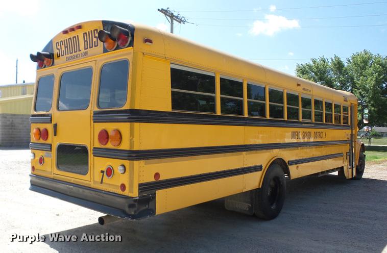 image for item EI9831 2000 International 3800 school bus