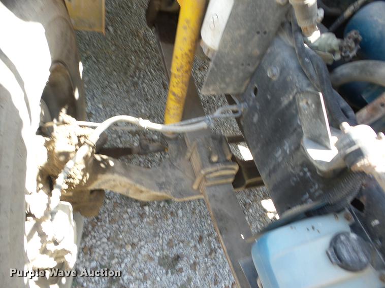 image for item EI9831 2000 International 3800 school bus