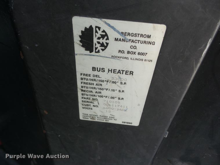 image for item EI9831 2000 International 3800 school bus