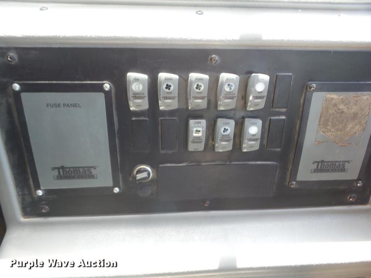 image for item EI9831 2000 International 3800 school bus