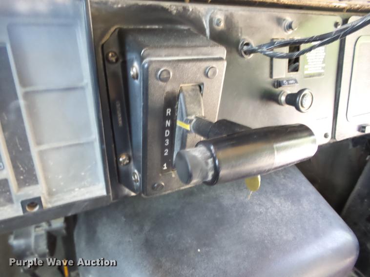 image for item EI9831 2000 International 3800 school bus