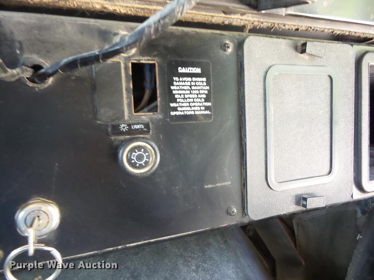 image for item EI9831 2000 International 3800 school bus