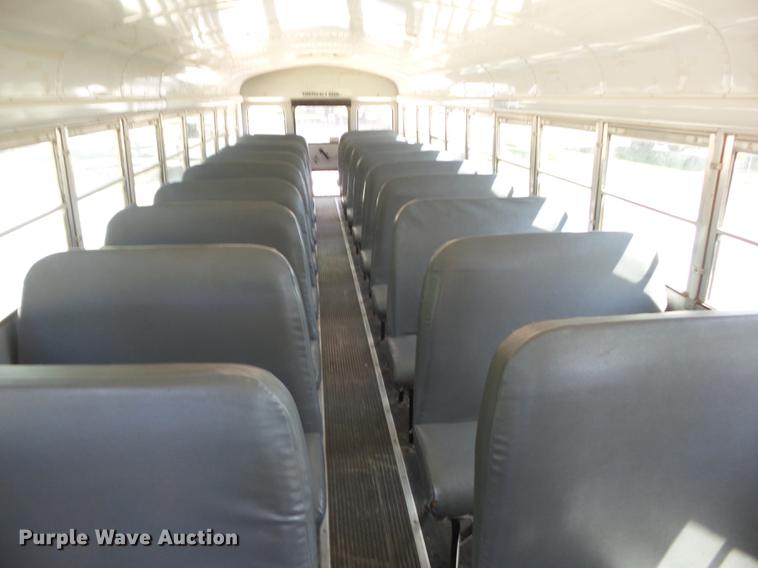 image for item EI9831 2000 International 3800 school bus