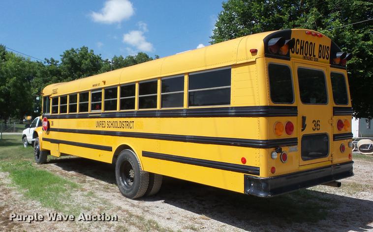 image for item EI9832 1999 International 3800 school bus