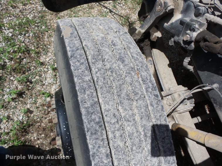 image for item EI9832 1999 International 3800 school bus