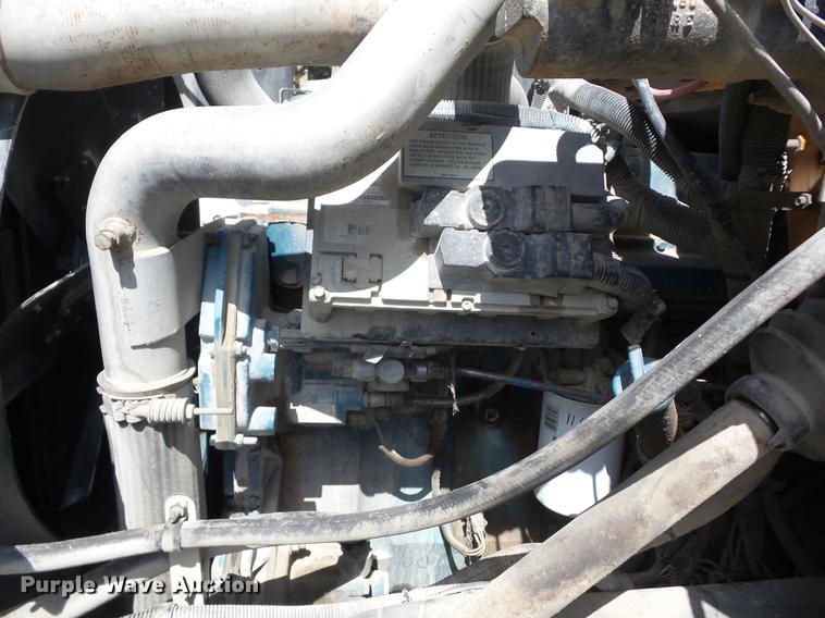 image for item EI9832 1999 International 3800 school bus