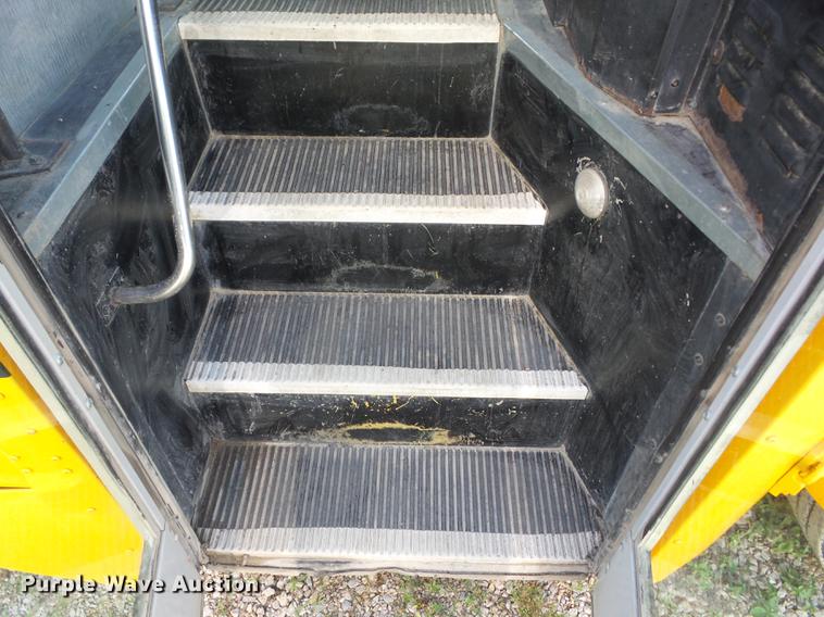 image for item EI9832 1999 International 3800 school bus