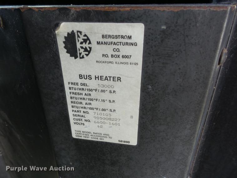 image for item EI9832 1999 International 3800 school bus