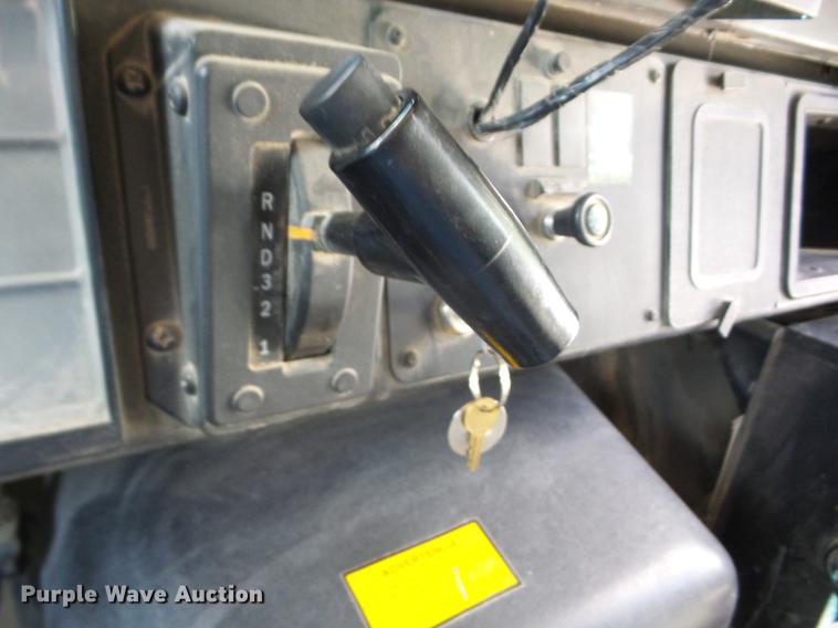 image for item EI9832 1999 International 3800 school bus