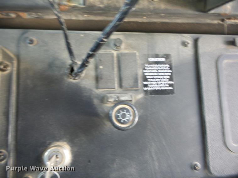 image for item EI9832 1999 International 3800 school bus