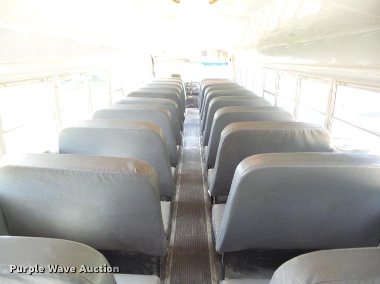 image for item EI9832 1999 International 3800 school bus