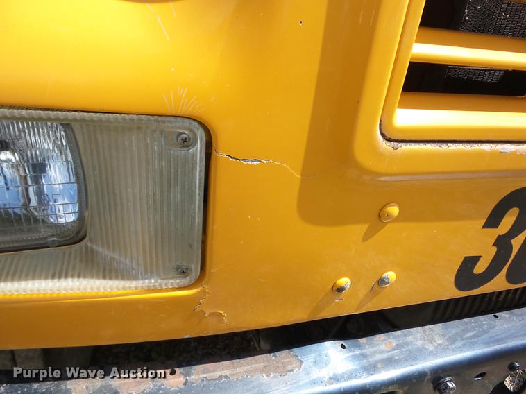 image for item EI9832 1999 International 3800 school bus